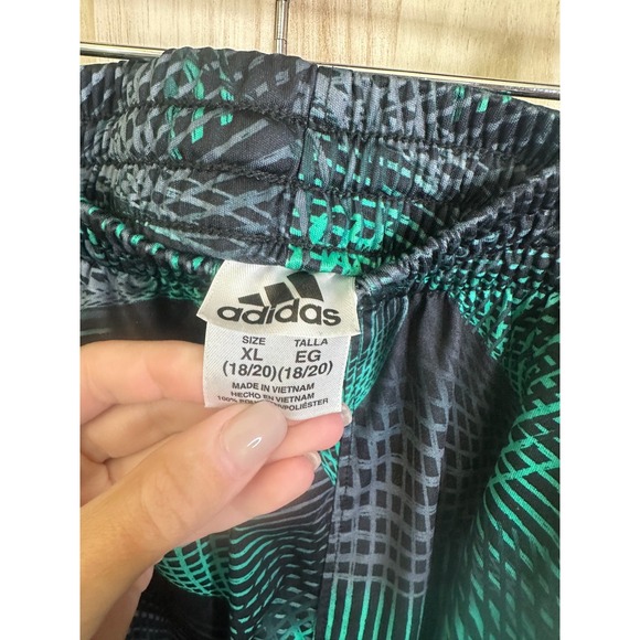 Adidas Youth XL (18/20) Athletic Shorts 3-Stripe Geometric Pattern Green - Picture 4 of 6